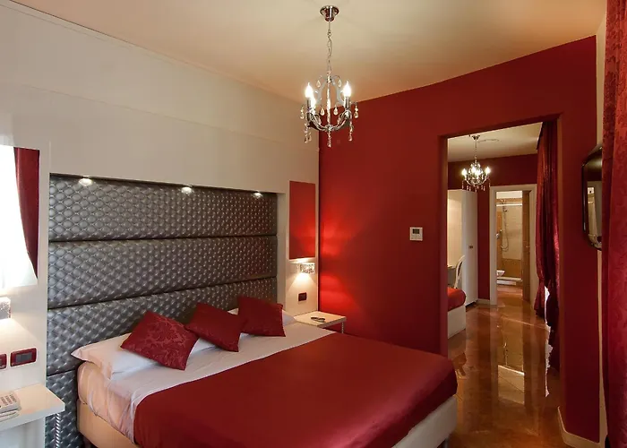 Otel Fellini A Fontana Di Trevi 3*