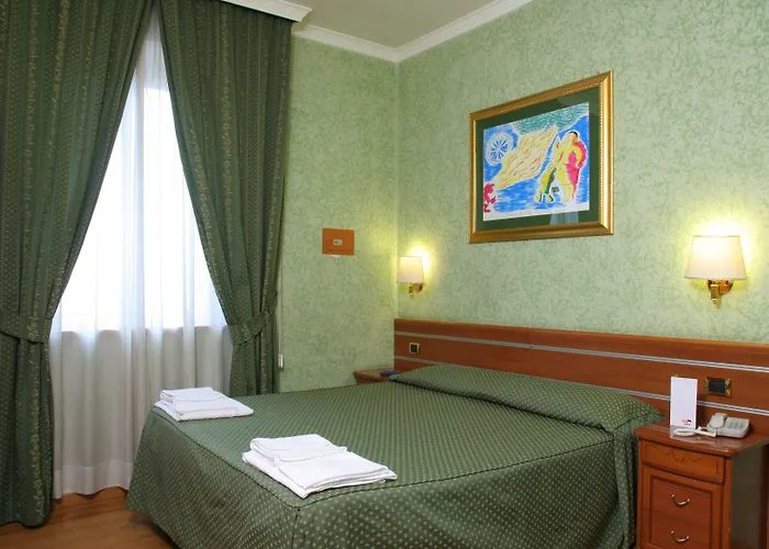 Otel Fellini A Fontana Di Trevi