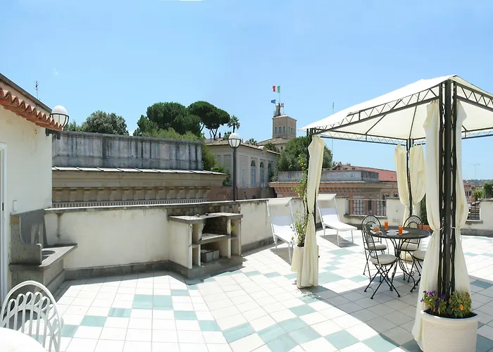 Fellini A Fontana Di Trevi Otel 3*