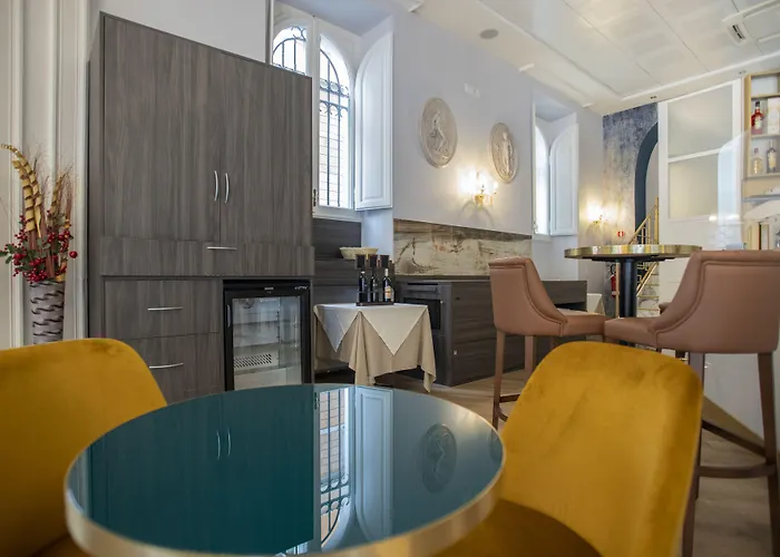 Otel Fellini A Fontana Di Trevi