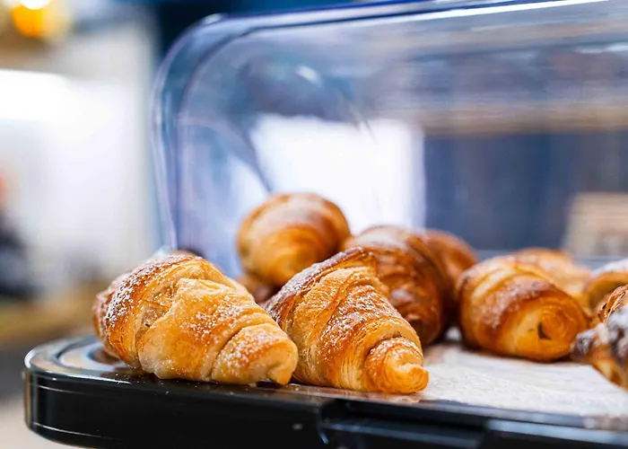 Fellini A Fontana Di Trevi Otel 3*